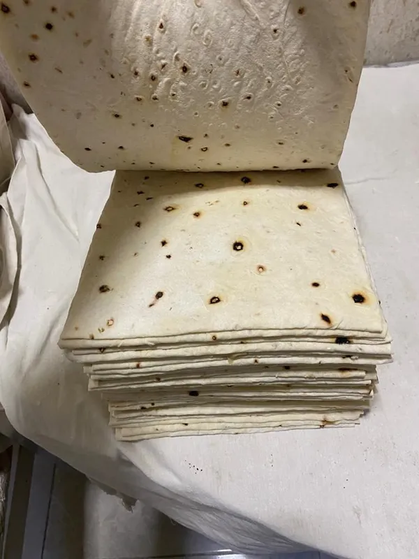 Üst üste istiflenmiş pişmiş yufkalar